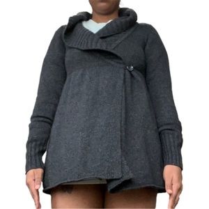 Aritzia Talula Crossover Grey Buttoned Sweater Size M Made with Cashmere NWT